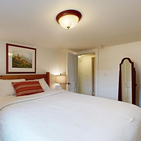 Vermont Farm Proctorsville Room photo